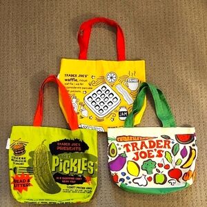 Trader Joe's Reusable Tote Bags Set